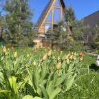 Шале (Шале 2 все оттенки красного), Гостевой дом Рай в шалаше в Светлом