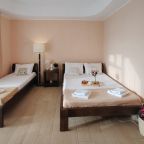 Апартаменты (Двухкомнатный семиместный номер с балконом), Парк-Отель Благовещенка