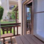 Пятиместный (Студия с мини-кухней, балконом и видом на море), Парк-Отель Благовещенка