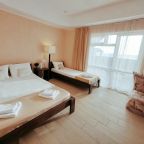 Пятиместный (Студия с мини-кухней, террасой  и панорамным видом на море), Парк-Отель Благовещенка