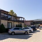 Парковка на территории отеля на 20 автомобилей, Парк-Отель Благовещенка