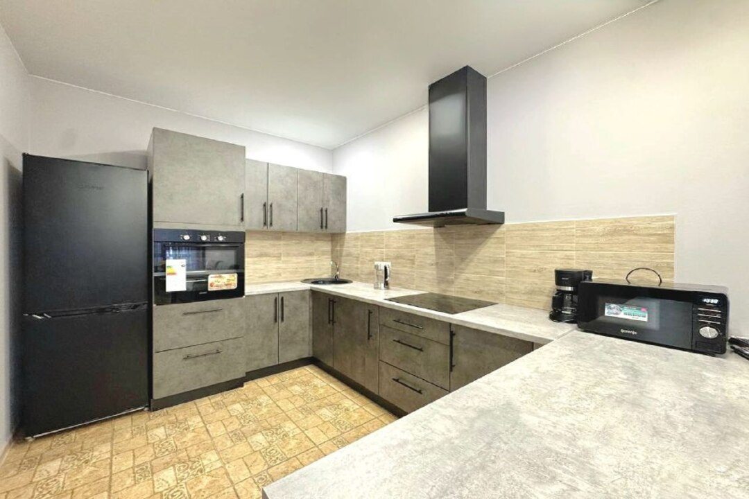 Апартаменты (Трехкомнатные), Апартаменты Трехкомнатные апартаменты рядом с Кадетским училищем