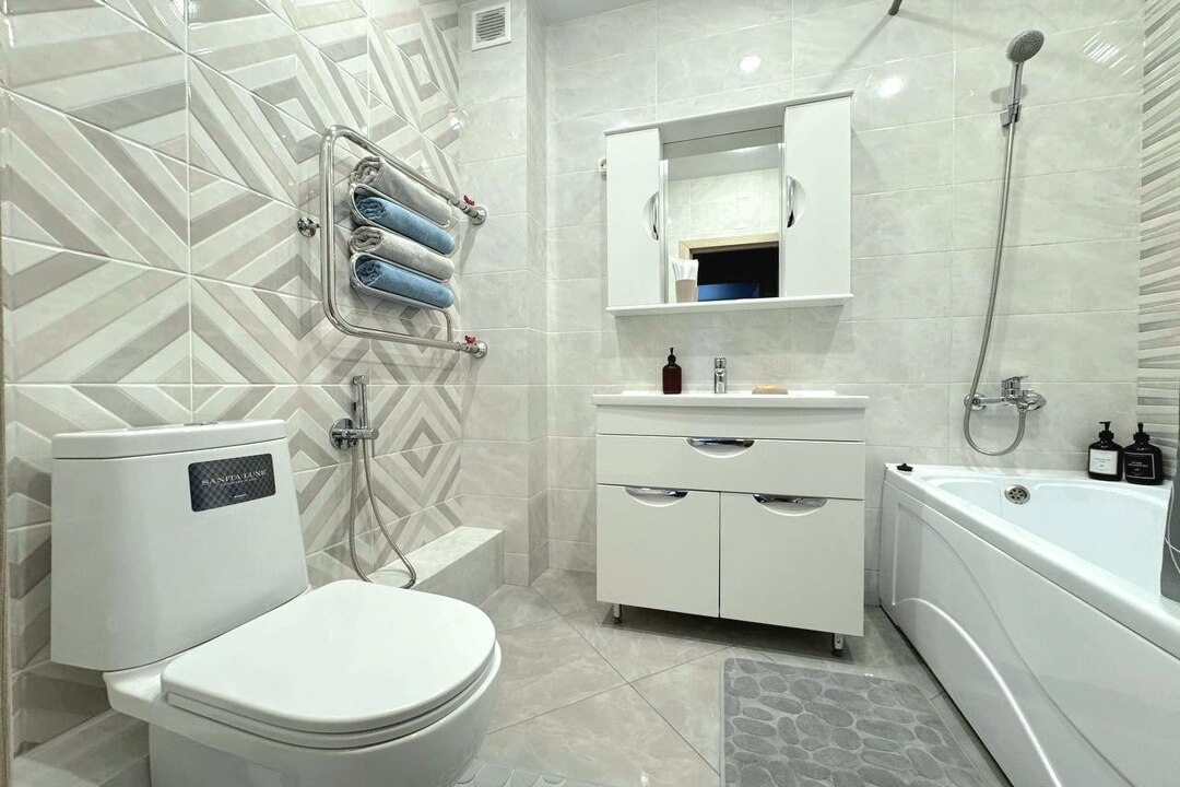 Апартаменты (Трехкомнатные), Апартаменты Трехкомнатные апартаменты рядом с Кадетским училищем