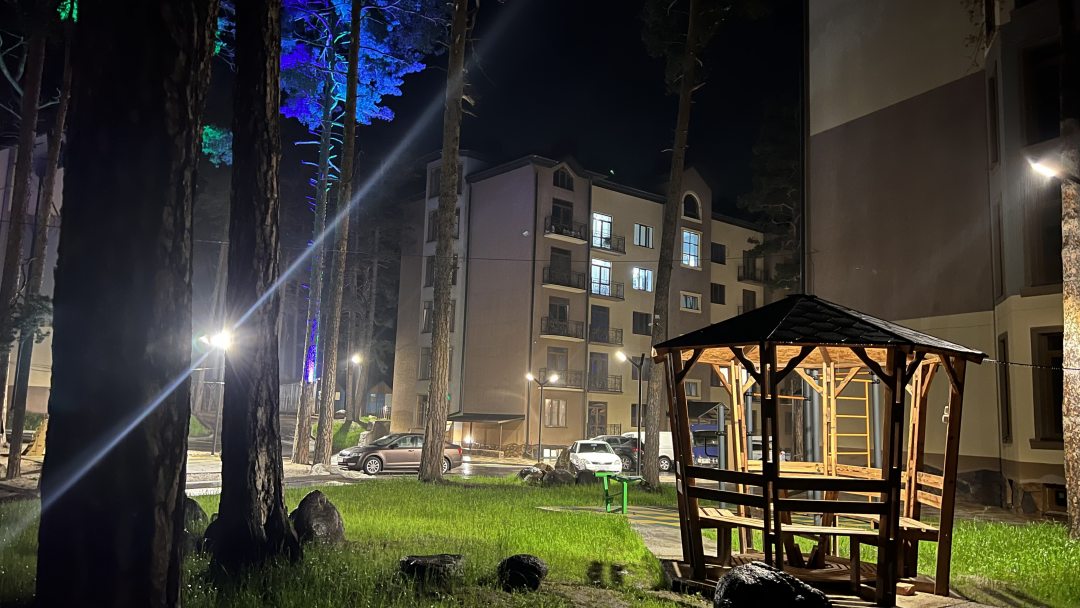 Барбекю, Отель Eco Village