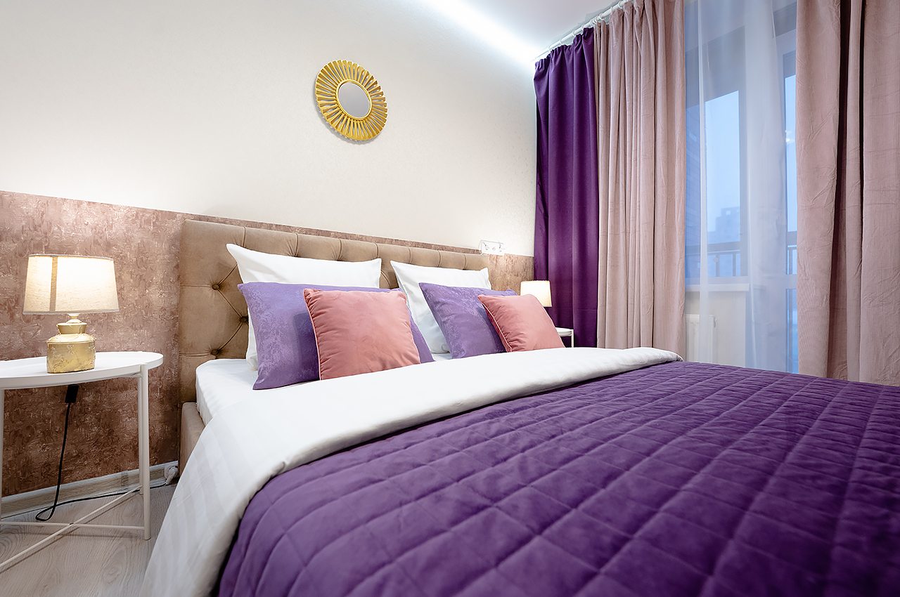 Двуспальная кровать с ортопедическим матрасом