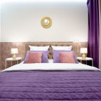 Двуспальная кровать с ортопедическим матрасом