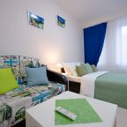 Двуспальная кровать с ортопедическим матрасом