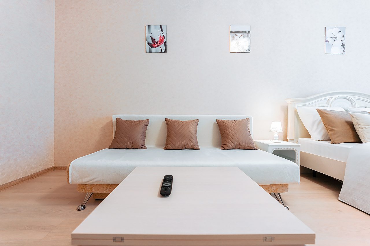 Двуспальная кровать с ортопедическим матрасом