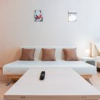 Двуспальная кровать с ортопедическим матрасом