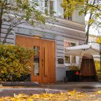 Входная зона отеля - MOLO