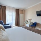 De Luxe (Делюкс с балконом), Гостевой дом Аваллон by Sun City Hotels
