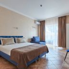 De Luxe (Делюкс с балконом), Гостевой дом Аваллон by Sun City Hotels