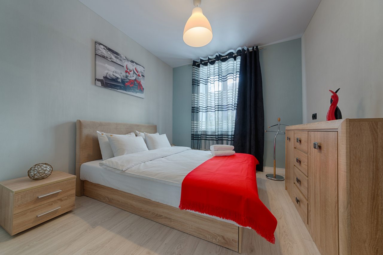 Апартаменты (Трехкомнатные апартаменты, пер. Броневой, 10), Апартаменты Home Apart Площадь Победы