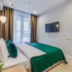 Трёхместный и более (Двухкомнатные апартаменты рядом с парком), Business apartments