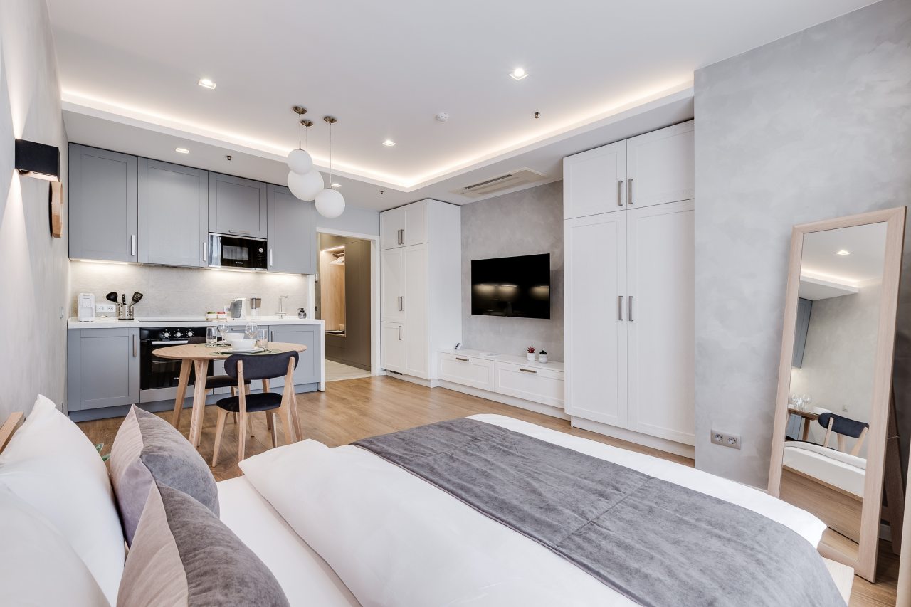 Полулюкс (Тихий уголок для 1-2 гостей. Рядом метро и парк), Business apartments