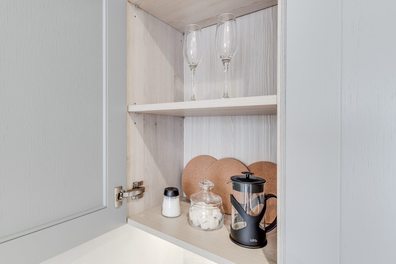 Полулюкс (Тихий уголок для 1-2 гостей. Рядом метро и парк), Business apartments