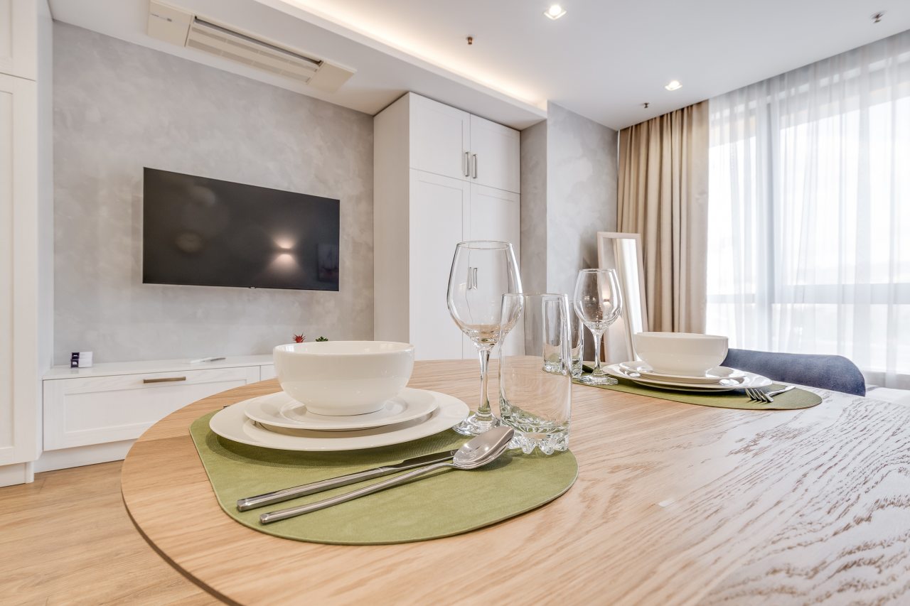 Полулюкс (Тихий уголок для 1-2 гостей. Рядом метро и парк), Business apartments