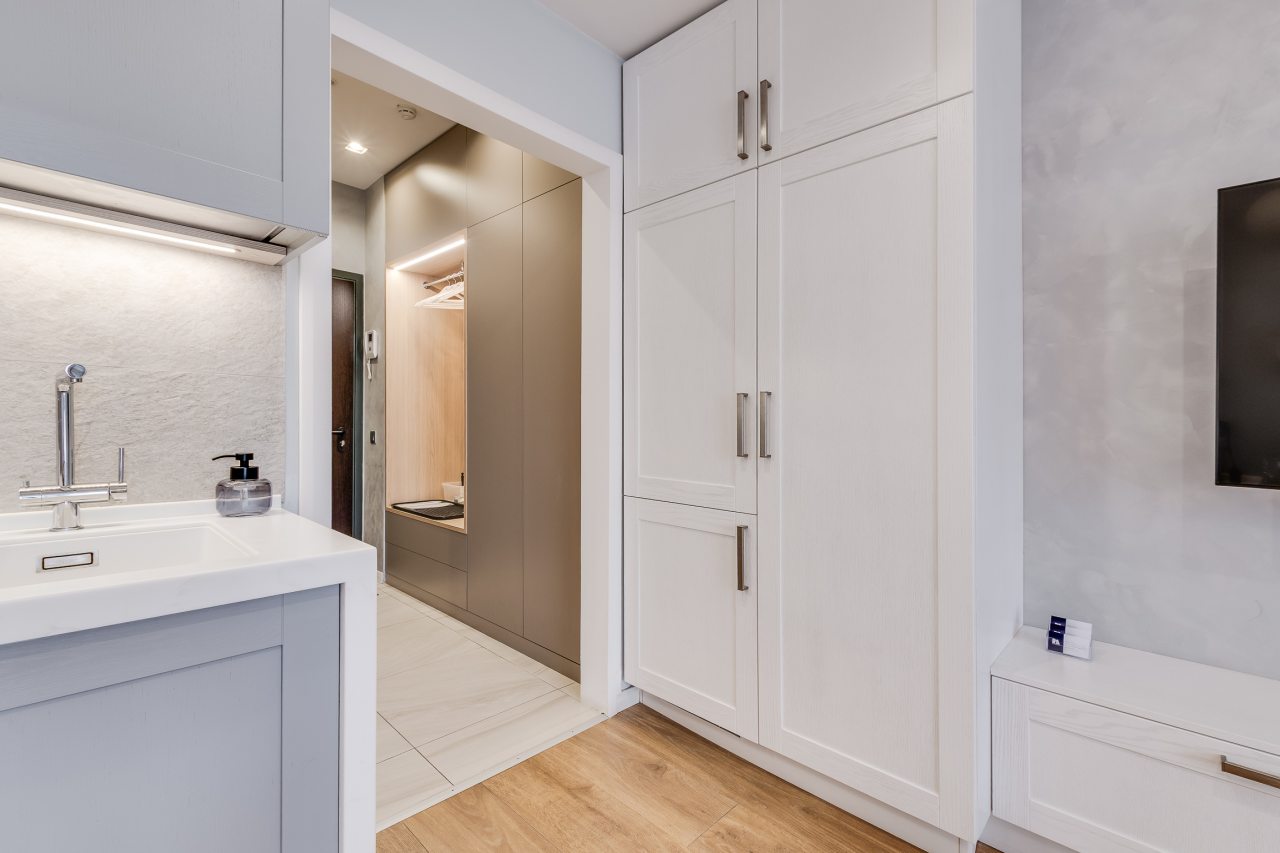 Полулюкс (Тихий уголок для 1-2 гостей. Рядом метро и парк), Business apartments