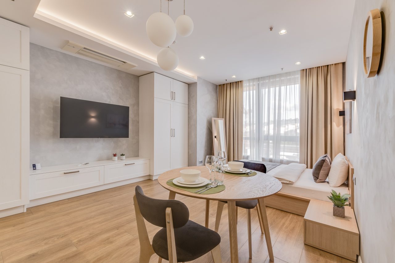 Полулюкс (Тихий уголок для 1-2 гостей. Рядом метро и парк), Business apartments