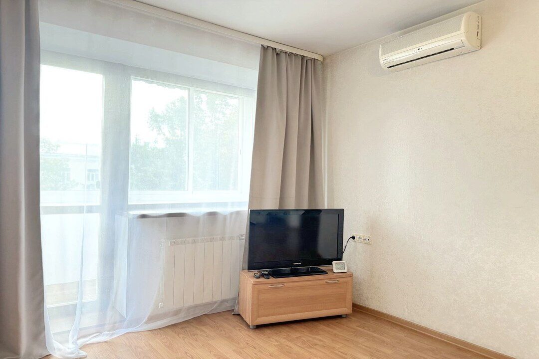 Апартаменты (Двухкомнатные апартаменты с кондиционером и балконом), Апартаменты Весенняя 25 Двухкомнатная квартира в центре