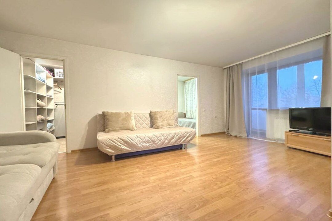 Апартаменты (Двухкомнатные апартаменты с кондиционером и балконом), Апартаменты Весенняя 25 Двухкомнатная квартира в центре