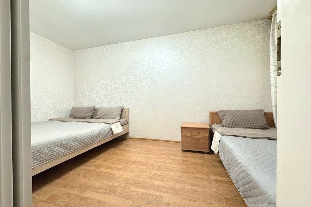 Апартаменты (Двухкомнатные апартаменты с кондиционером и балконом), Апартаменты Весенняя 25 Двухкомнатная квартира в центре