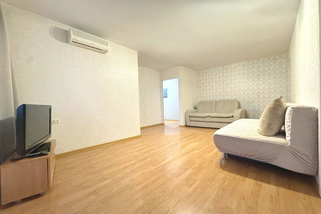 Апартаменты (Двухкомнатные апартаменты с кондиционером и балконом), Апартаменты Весенняя 25 Двухкомнатная квартира в центре