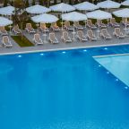 Бассейн, Отель Город Mira Family Resort & SPA Anapa Miracleon