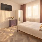 Апартаменты (Студия у моря), Апартаменты Максимум