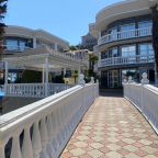 Своя ухоженная территория, Отель Sea Family Resort & Spa