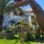 Своя ухоженная территория, Отель Sea Family Resort & Spa