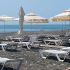 Галечный пляж, Отель Sea Family Resort & Spa