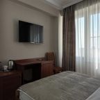 Номер (Комфорт двухкомнатный с балконом), Отель Ленинград