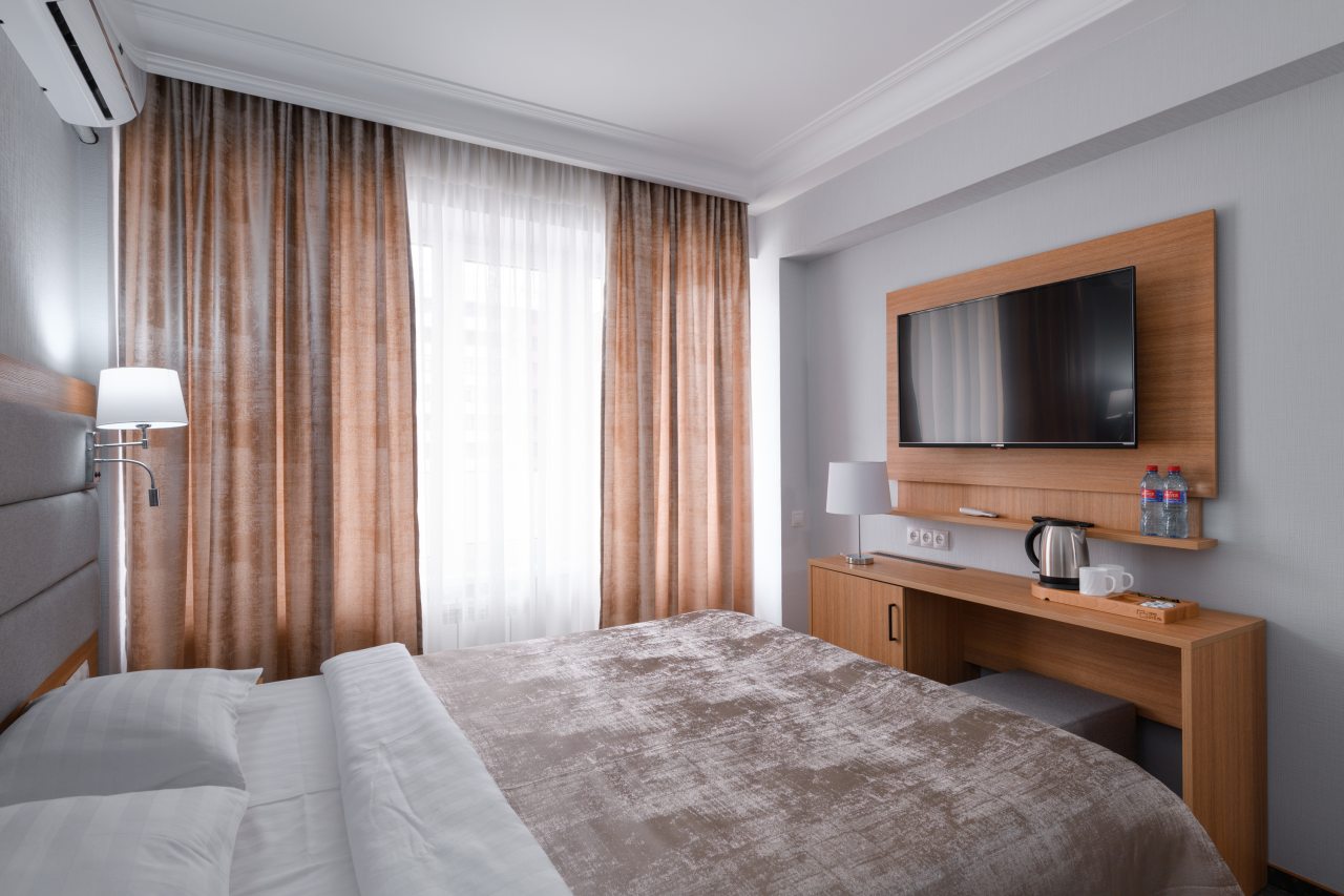 Двухместный (Стандарт улучшенный с балконом), Отель Ленинград