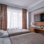 Двухместный (Стандарт+ с балконом/две односпальные или одна большая двуспальная кровать), Отель Ленинград