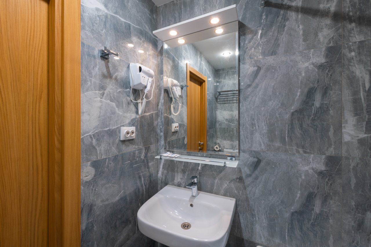 Двухместный (Стандарт+ с балконом/две односпальные или одна большая двуспальная кровать), Отель Ленинград