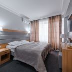 Двухместный (Стандарт+ с балконом/две односпальные или одна большая двуспальная кровать), Отель Ленинград