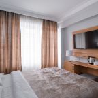 Двухместный (Стандарт+ с балконом/две односпальные или одна большая двуспальная кровать), Отель Ленинград