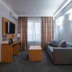 Люкс (Junior Suite двухкомнатный с балконом), Отель Ленинград