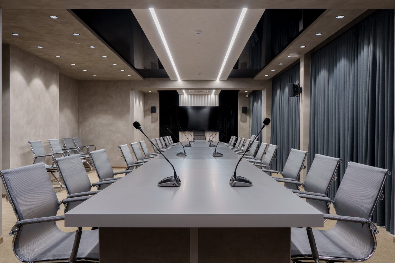 Конференц-зал «Годекан», Отель Ленинград