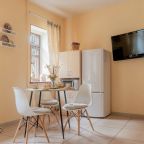 Апартаменты (Тишина и колокола у Ярославского кремля, однокомнатные апартаменты, на первом этаже), Апарт-отель У монастыря