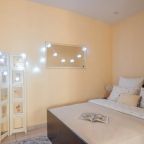 Апартаменты (Тишина и колокола у Ярославского кремля, однокомнатные апартаменты, на первом этаже), Апарт-отель У монастыря