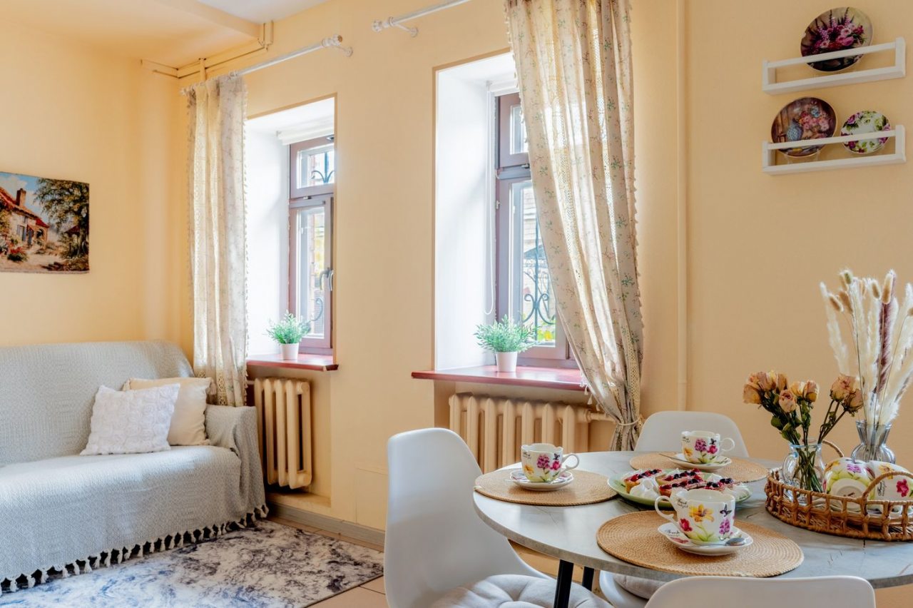 Апартаменты (Однокомнатные Welcome2Yar у Ярославского кремля), Апарт-отель У монастыря