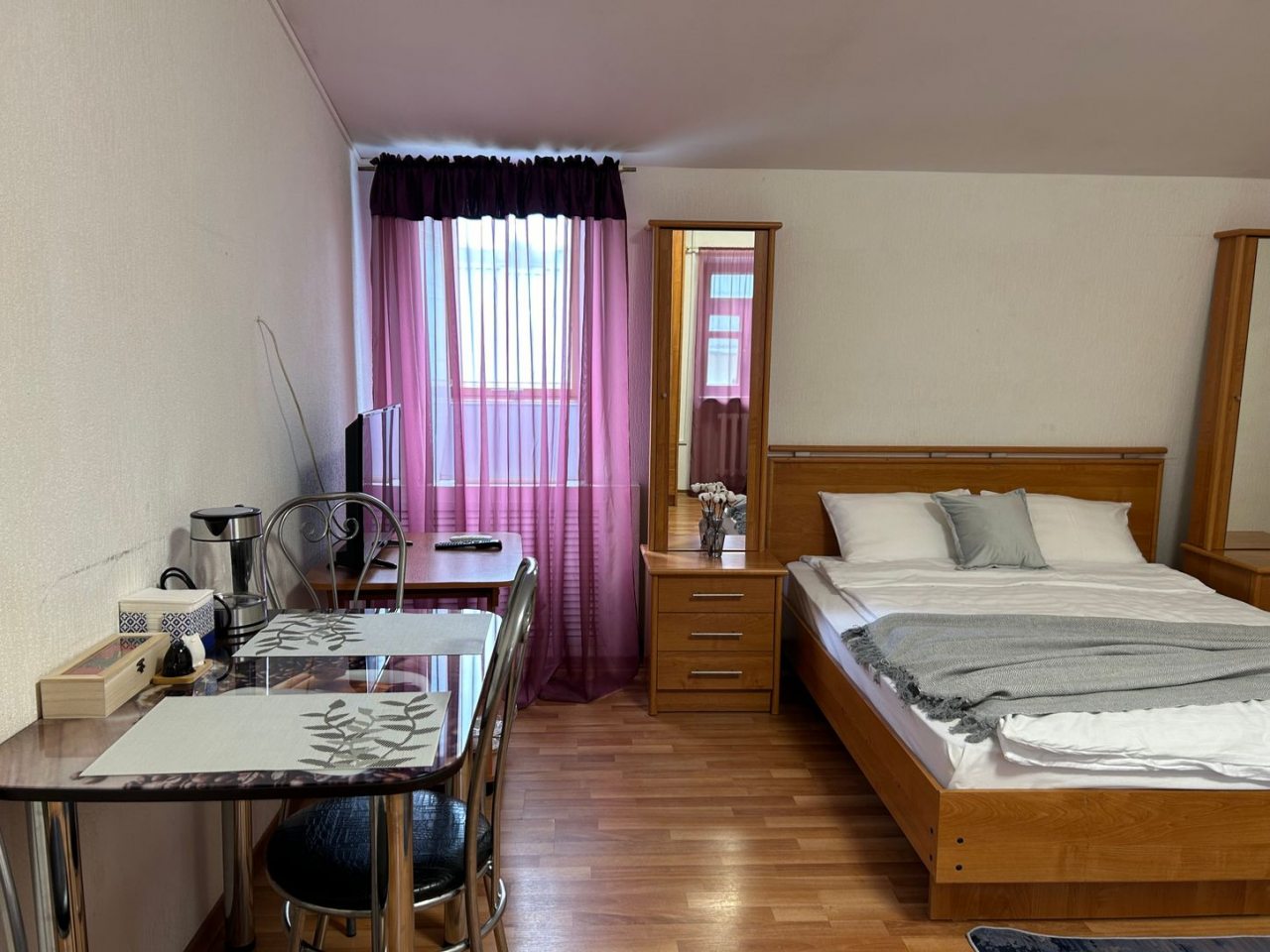 Апартаменты (На мансарде однокомнатные Welcome2Yar у Ярославского кремля), Апарт-отель У монастыря