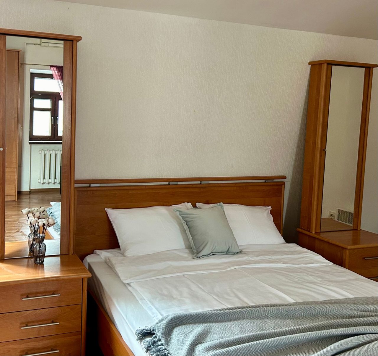 Апартаменты (На мансарде двухкомнатные Welcome2Yar у Ярославского кремля), Апарт-отель У монастыря