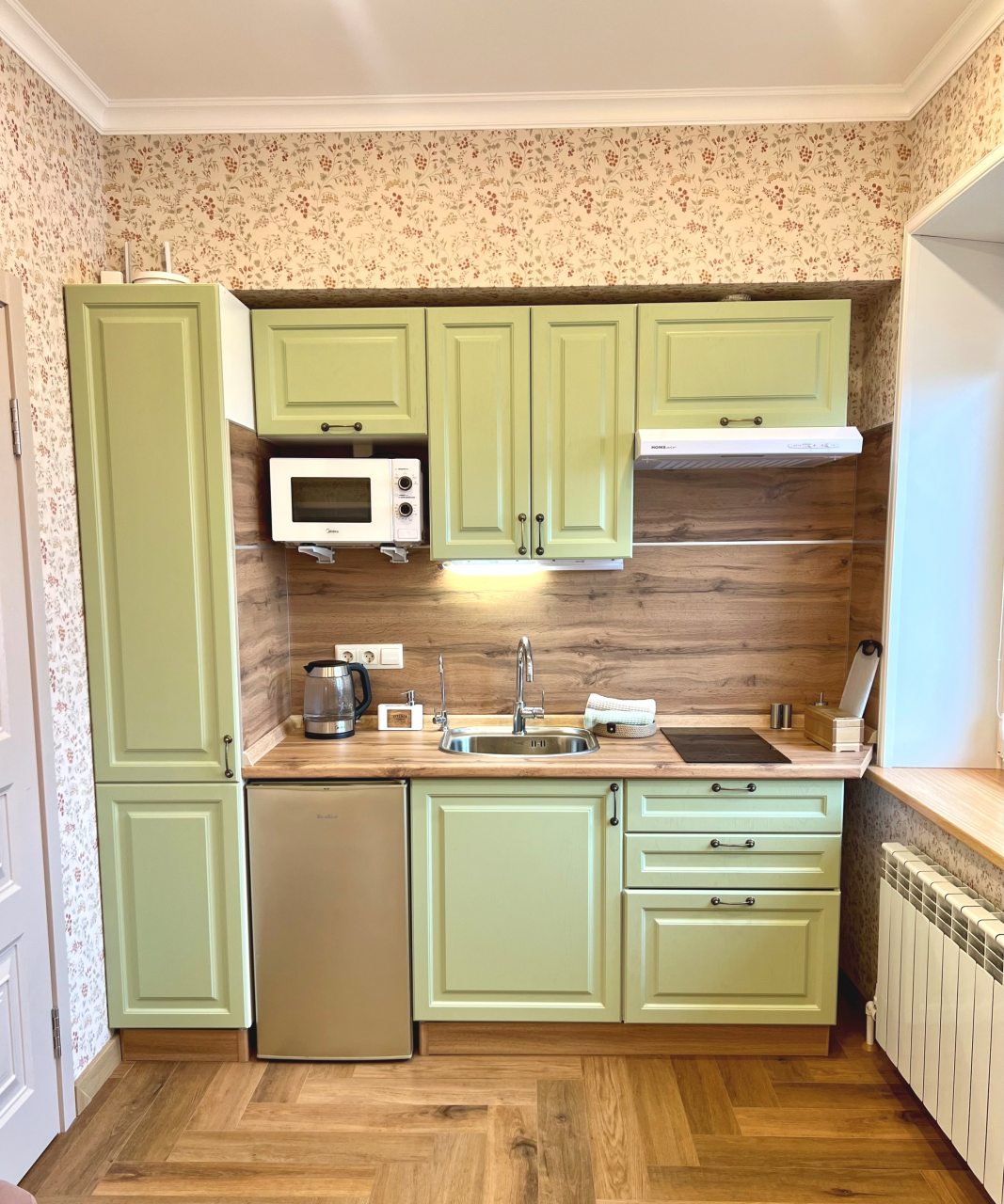 Апартаменты (Мио для 2х человек с кухней и парковкой), Апартаменты Мансарда