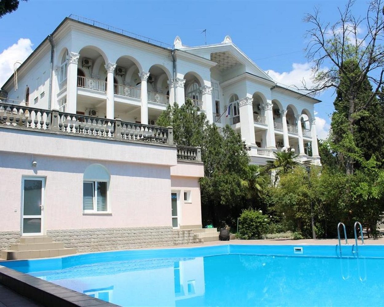 Панорамный бассейн, Отель Крым-Дрим