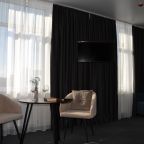 Полулюкс (De Luxe), Отель Тор