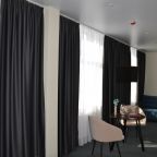 Полулюкс (De Luxe), Отель Тор