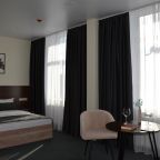 Полулюкс (De Luxe), Отель Тор